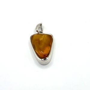 Alternative view of Zilveren hanger met honing-amber