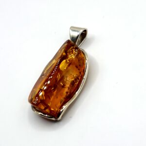 Alternative view of Zilveren hanger met cognac amber