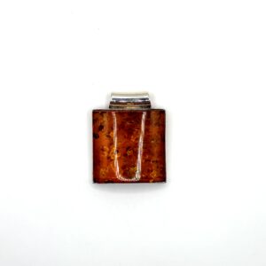 Zilveren hanger met cognac amber