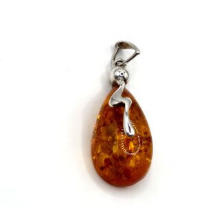 Alternative view of Zilveren hanger met cognac amber