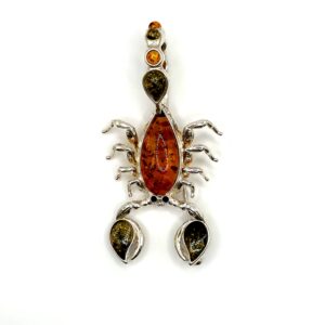 Alternative view of Zilveren broche met barnsteen Schorpioen