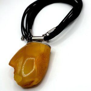 Alternative view of Zilveren ketting met honing-amber