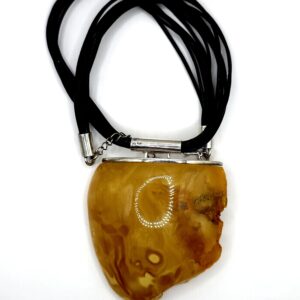 Zilveren ketting met honing-amber