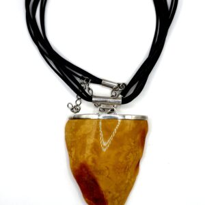 Zilveren ketting met honing-amber