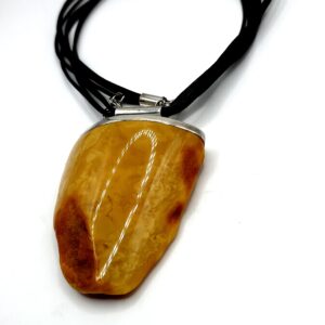Alternative view of Zilveren ketting met honing-amber
