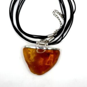 Zilveren ketting met amber