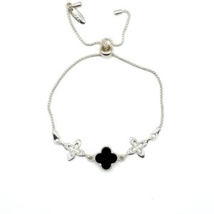 Zilveren armband met onyx, Marokkaanse klaver M