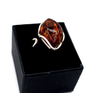Ring met cognac-amber