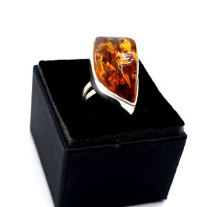 Ring met cognac-amber